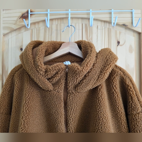 Fabletics Lotta Teddy Sherpa Hooded Jacket Side Zip - Picture 5 of 7